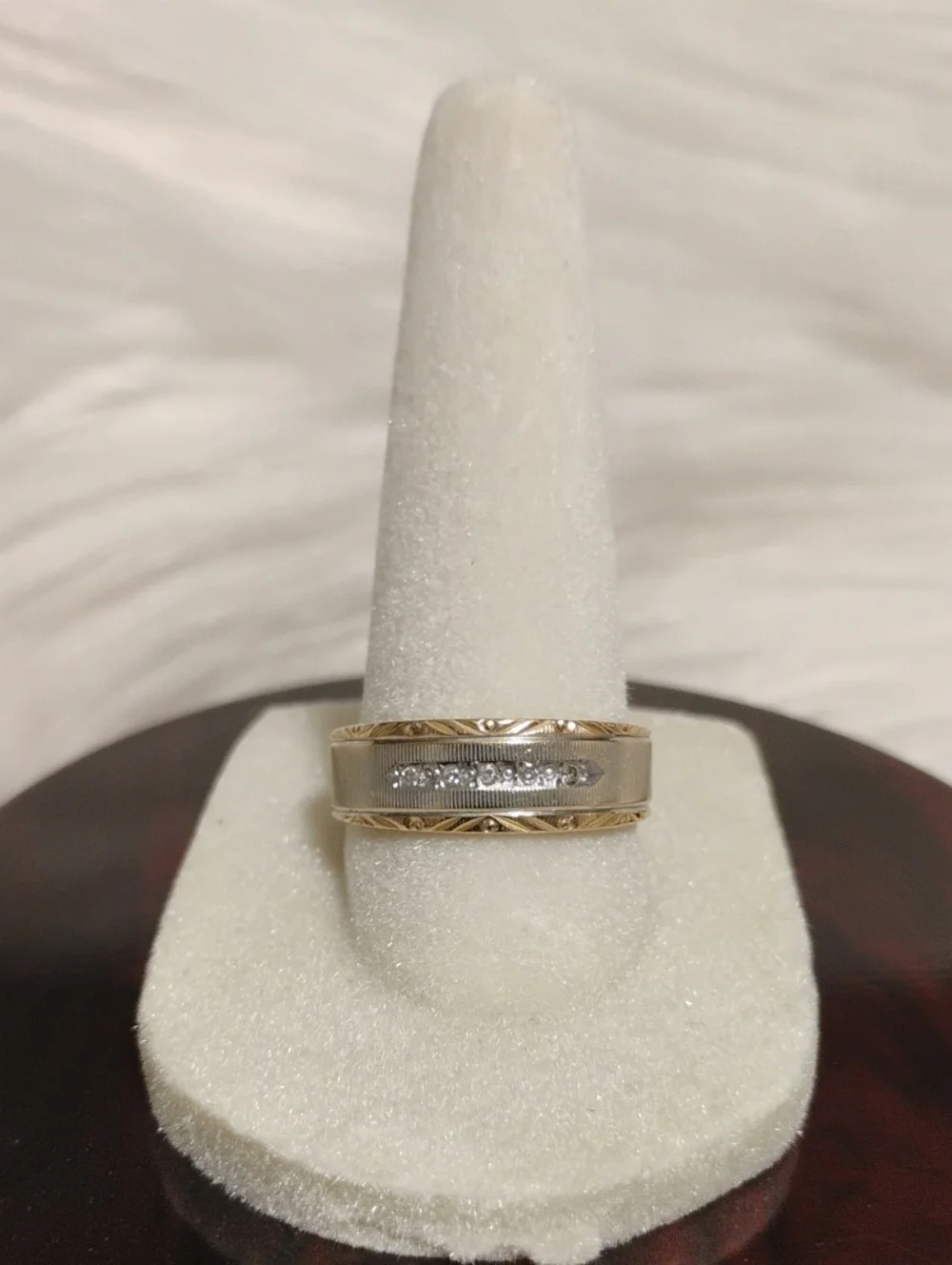 Men’s 10k Solid Gold Two-Tone Accent 5 Diamond Band